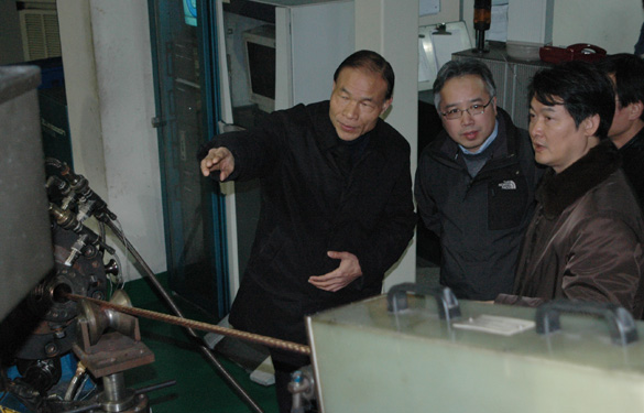 江蘇省經(jīng)貿(mào)委、中國船級(jí)社南京分社領(lǐng)導(dǎo)來上上集團(tuán)考察