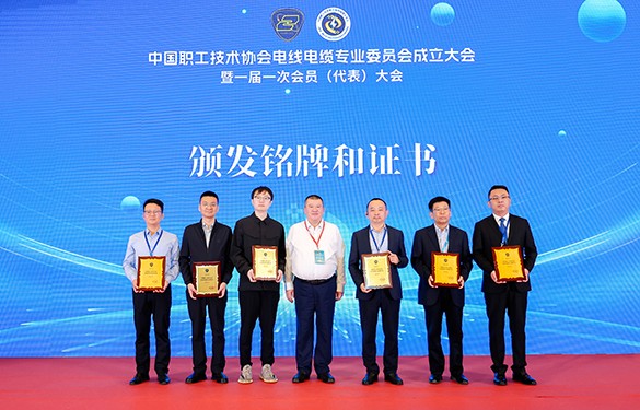 17452282687672544G9z.jpg 17452282687672544G9z.jpg